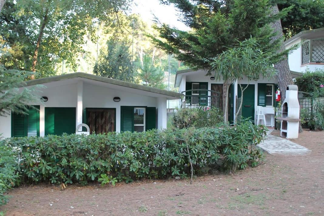 Camping Villaggio Internazionale San Menaio Buitenkant foto