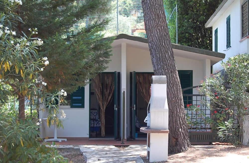 Camping Villaggio Internazionale San Menaio Buitenkant foto