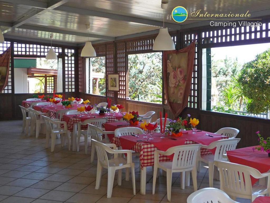 Camping Villaggio Internazionale San Menaio Buitenkant foto