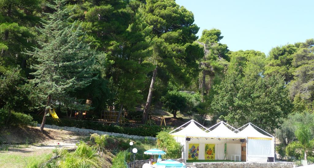 Camping Villaggio Internazionale San Menaio Buitenkant foto