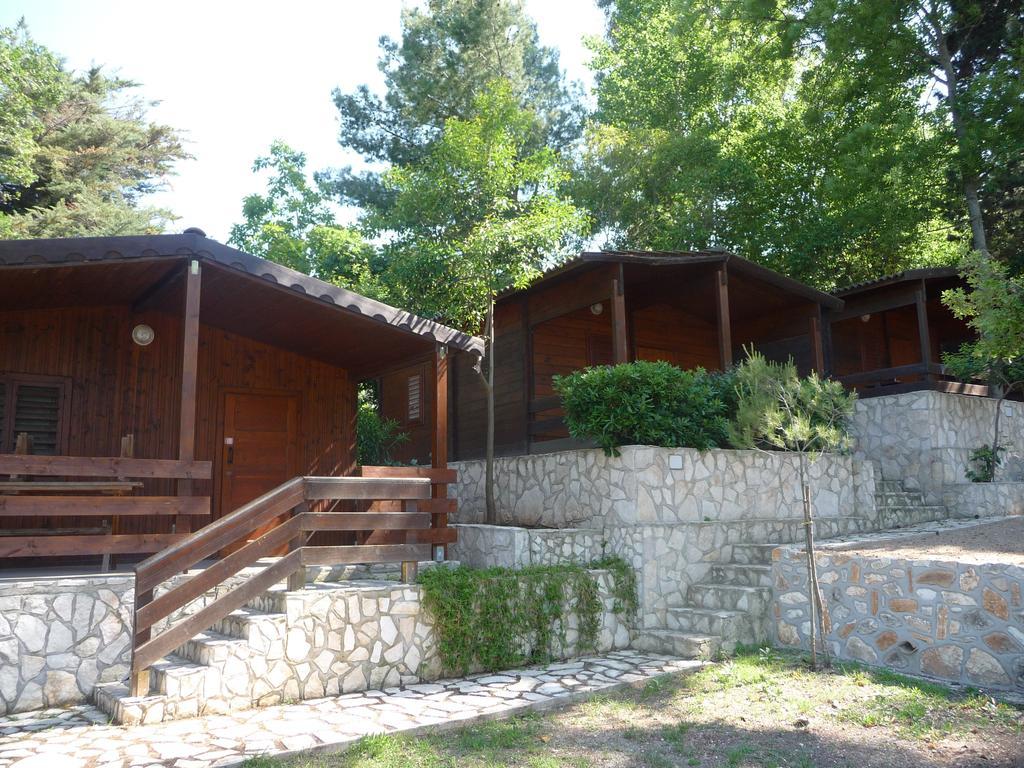 Camping Villaggio Internazionale San Menaio Buitenkant foto
