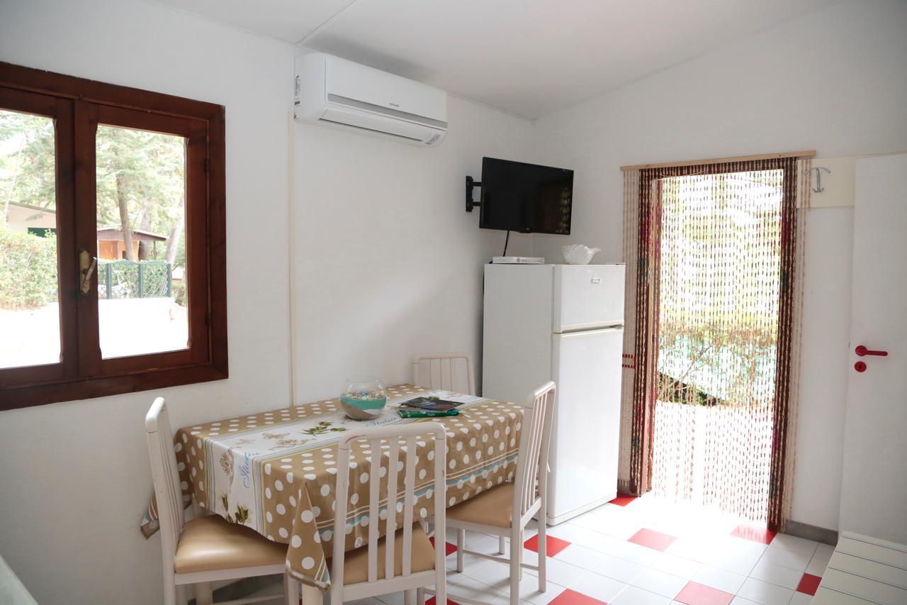 Camping Villaggio Internazionale San Menaio Buitenkant foto